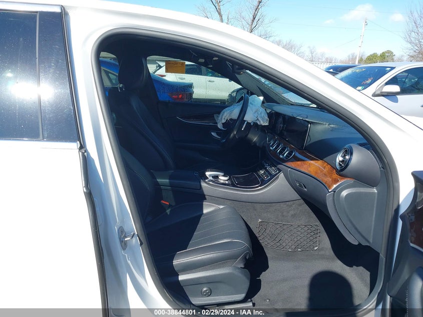 2017 MERCEDES-BENZ E 300 4MATIC - WDDZF4KB8HA045436