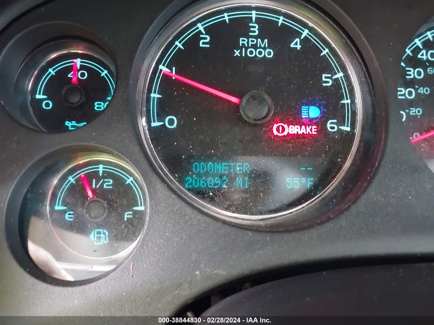 2014 CHEVROLET SUBURBAN 1500 LS - 1GNSCHE01ER129155