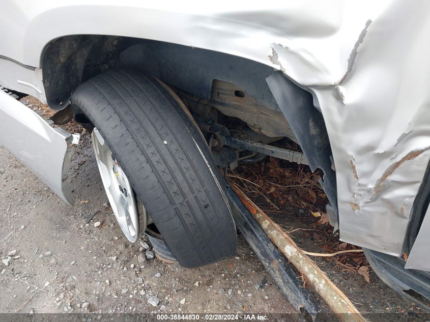 2014 CHEVROLET SUBURBAN 1500 LS - 1GNSCHE01ER129155