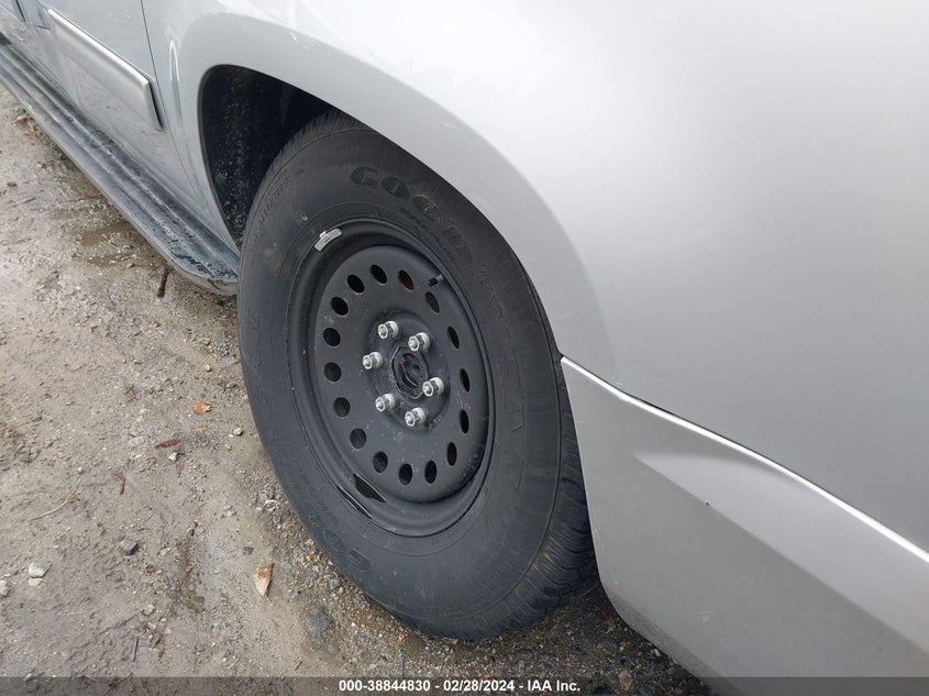 2014 CHEVROLET SUBURBAN 1500 LS - 1GNSCHE01ER129155