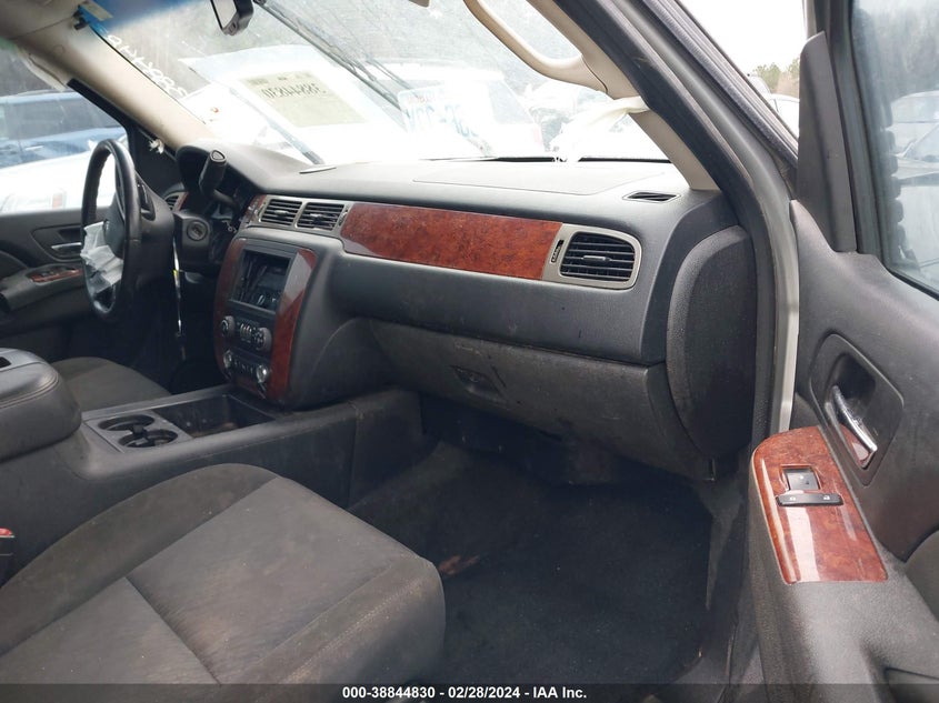 2014 CHEVROLET SUBURBAN 1500 LS - 1GNSCHE01ER129155