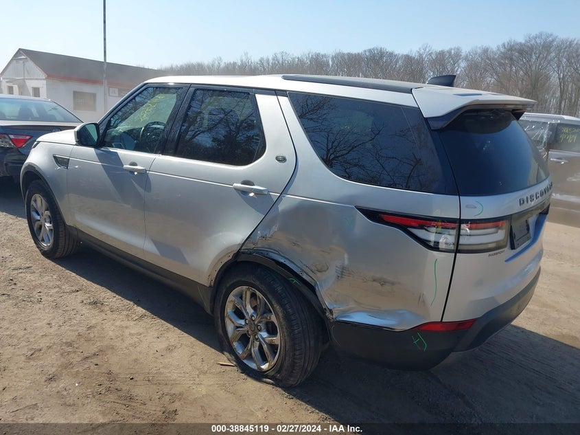 VIN SALRGBBV5HA037311 2017 LAND ROVER DISCOVERY SE