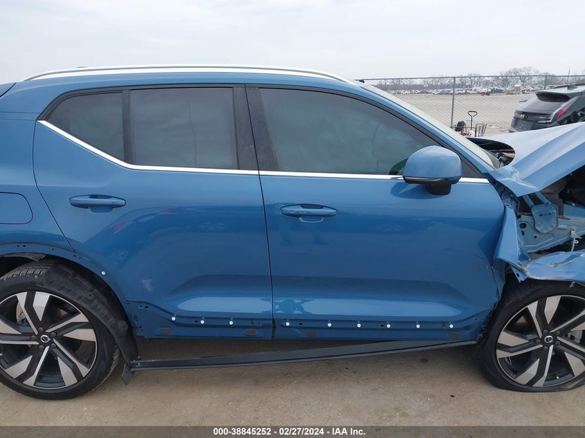 2024 VOLVO XC40 B5 PLUS BRIGHT THEME YV4L12UE4R2228870