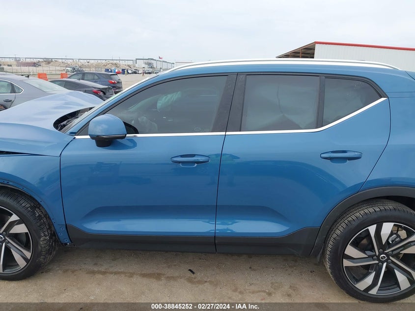 2024 VOLVO XC40 B5 PLUS BRIGHT THEME YV4L12UE4R2228870