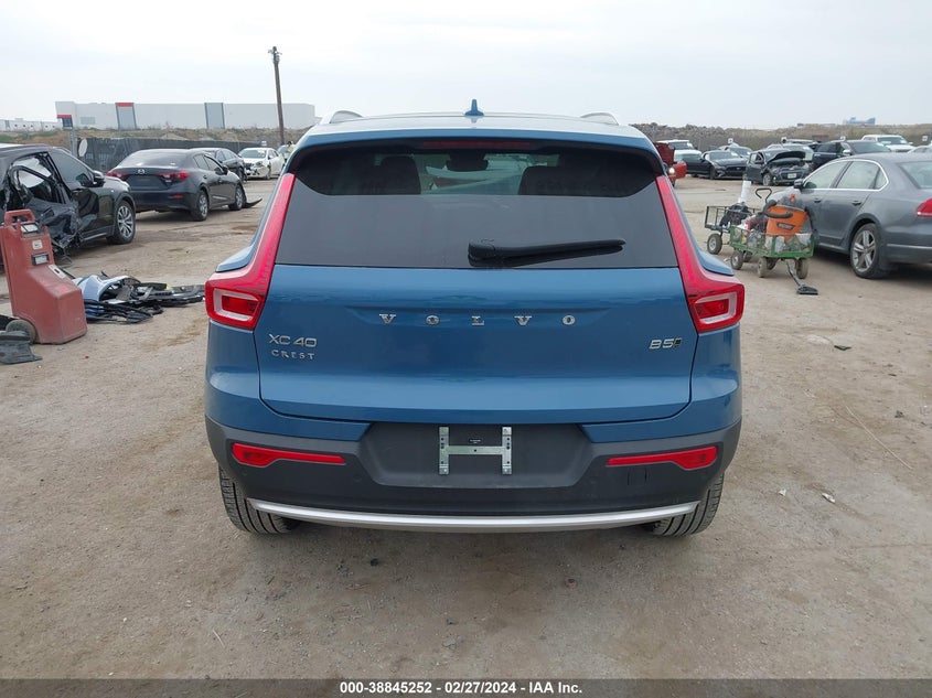 2024 VOLVO XC40 B5 PLUS BRIGHT THEME YV4L12UE4R2228870