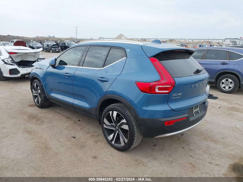 2024 VOLVO XC40 B5 PLUS BRIGHT THEME YV4L12UE4R2228870