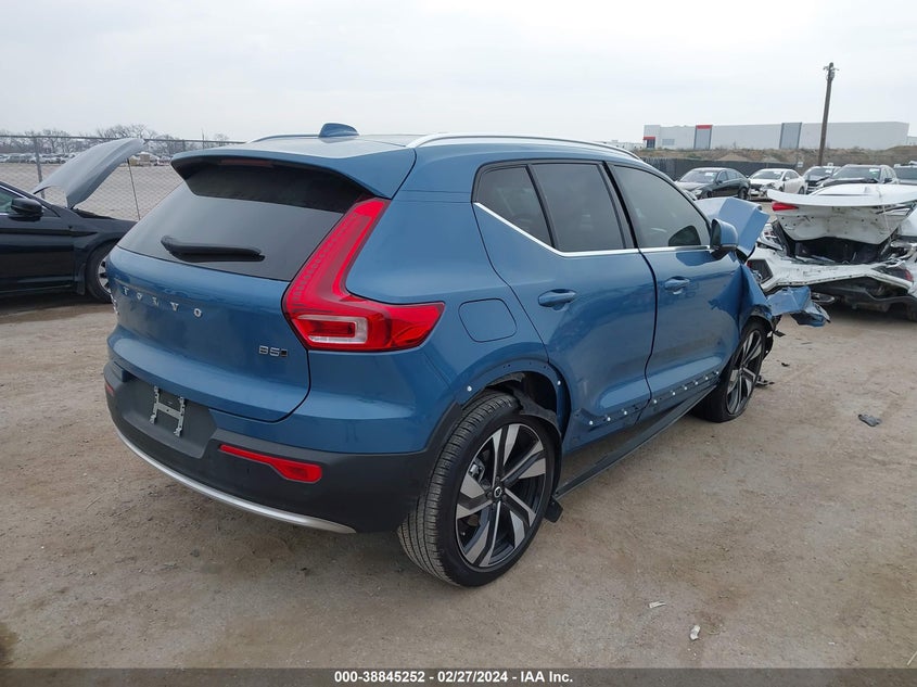 2024 VOLVO XC40 B5 PLUS BRIGHT THEME YV4L12UE4R2228870