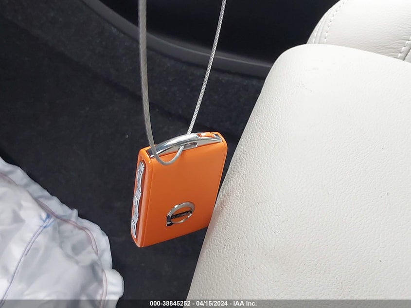 2024 VOLVO XC40 B5 PLUS BRIGHT THEME YV4L12UE4R2228870