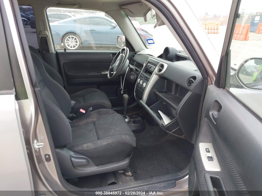 2005 Scion Xb VIN: JTLKT324054019413 Lot: 38845972