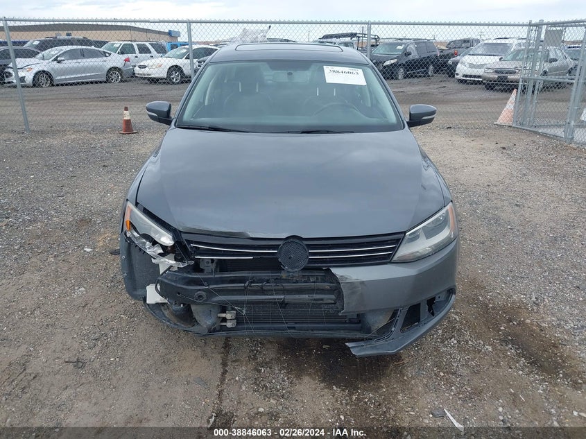 2013 VOLKSWAGEN JETTA 2.5L SE - 3VWDP7AJ3DM257554