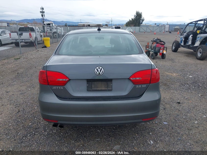 2013 VOLKSWAGEN JETTA 2.5L SE - 3VWDP7AJ3DM257554