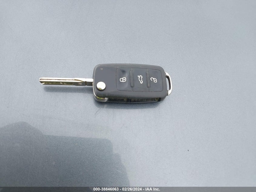 2013 VOLKSWAGEN JETTA 2.5L SE - 3VWDP7AJ3DM257554