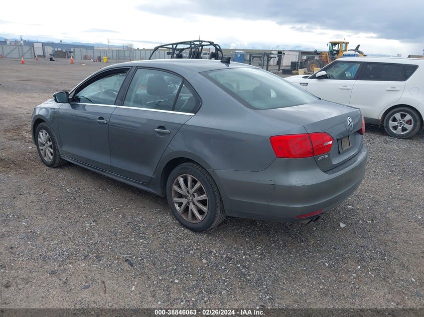 2013 VOLKSWAGEN JETTA 2.5L SE - 3VWDP7AJ3DM257554