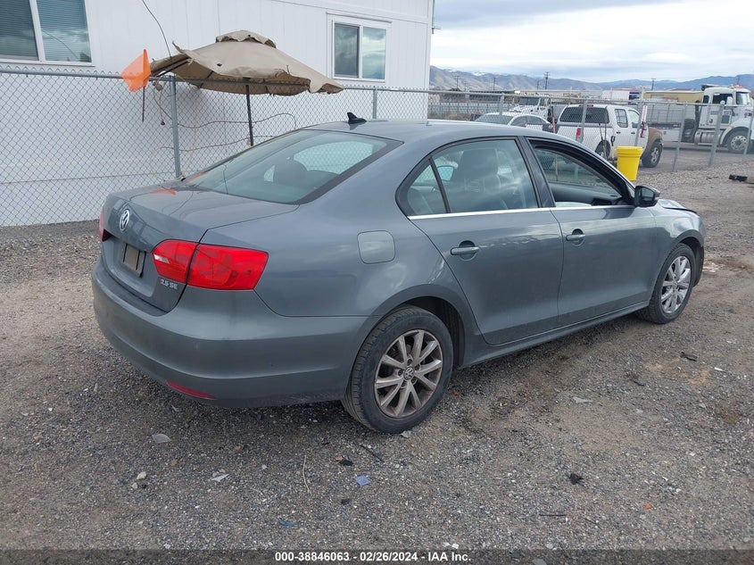 2013 VOLKSWAGEN JETTA 2.5L SE - 3VWDP7AJ3DM257554