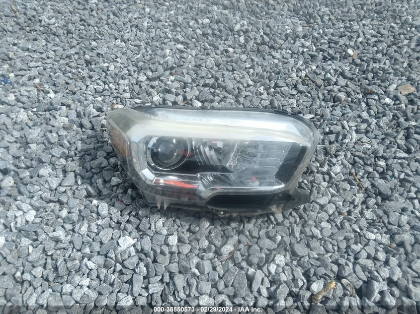 2016 TOYOTA TACOMA SR5 V6 - 5TFAZ5CN6GX008877