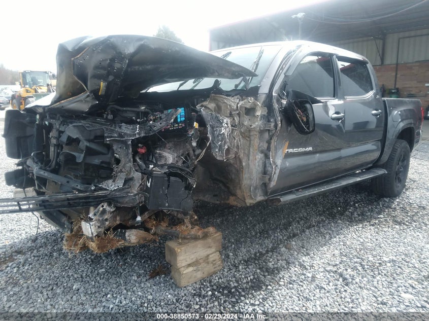 2016 TOYOTA TACOMA SR5 V6 - 5TFAZ5CN6GX008877