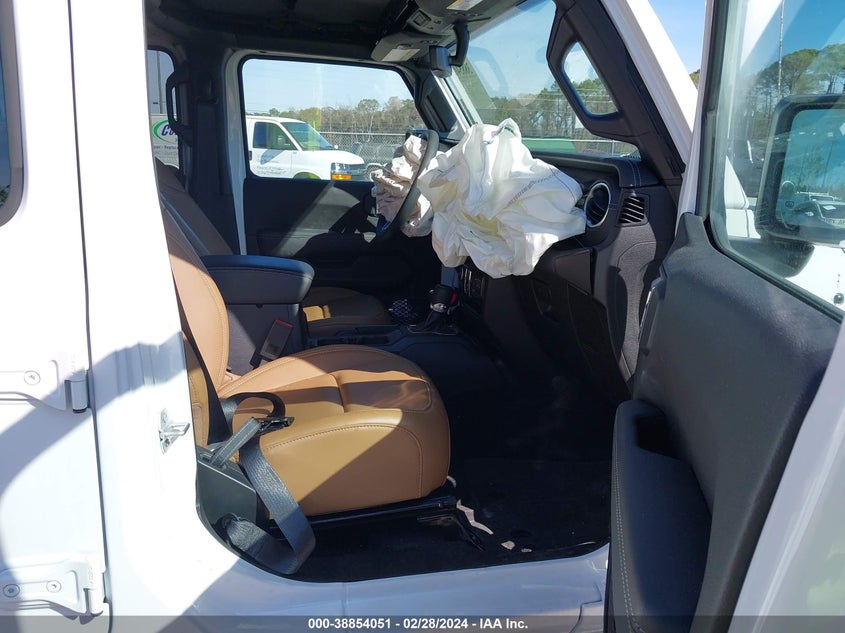 VIN 1C6HJTFG8PL552383 2023 JEEP GLADIATOR OVERLAND