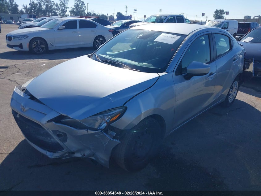 VIN 3MYDLBYV1KY525910 2019 TOYOTA YARIS L