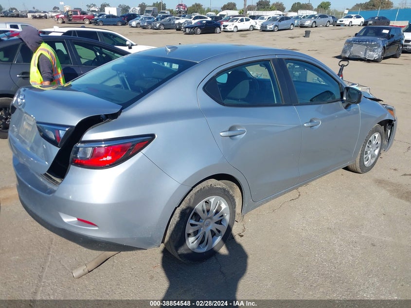 VIN 3MYDLBYV1KY525910 2019 TOYOTA YARIS L