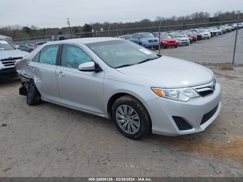 4T1BF1FK0EU390454 2014 Toyota Camry Le