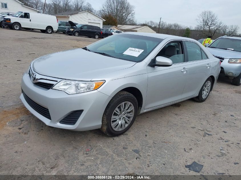 4T1BF1FK0EU390454 2014 Toyota Camry Le