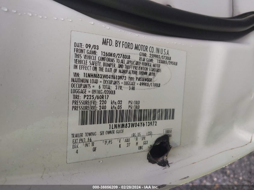 2004 Lincoln Town Car Ultimate VIN: 1LNHM83W04Y613972 Lot: 39928162