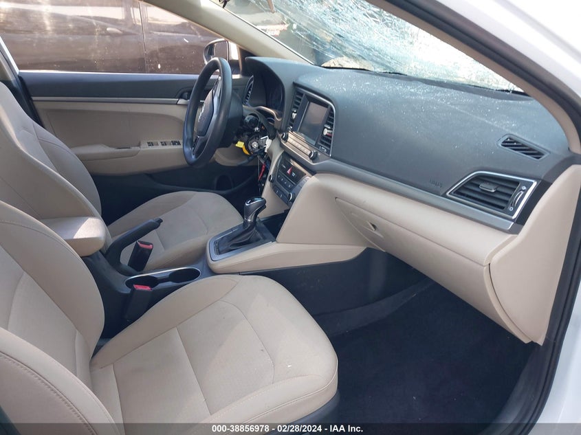 VIN 5NPD74LF9JH375961 2018 HYUNDAI ELANTRA SE