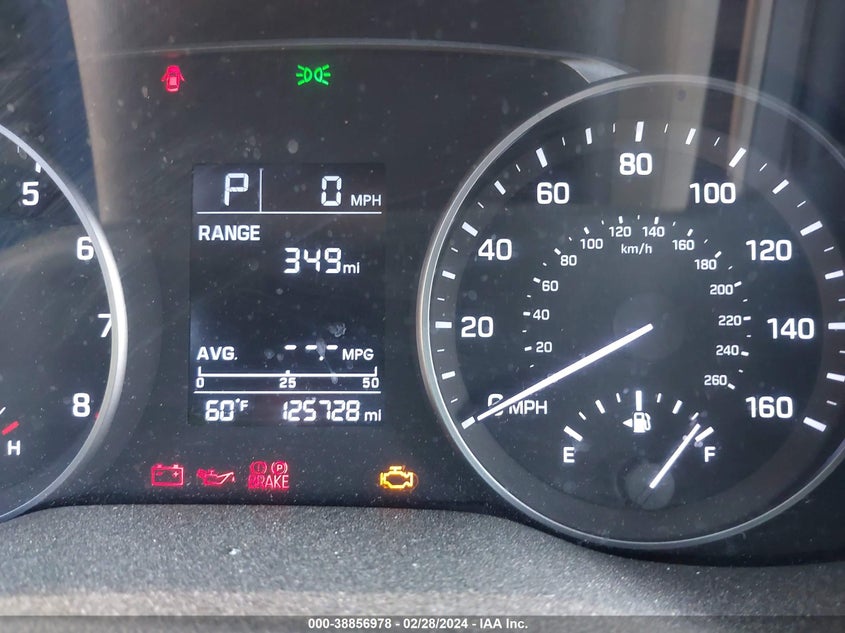 VIN 5NPD74LF9JH375961 2018 HYUNDAI ELANTRA SE