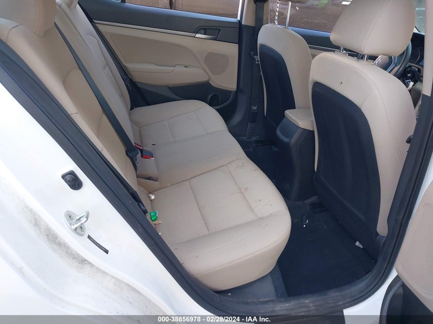 VIN 5NPD74LF9JH375961 2018 HYUNDAI ELANTRA SE