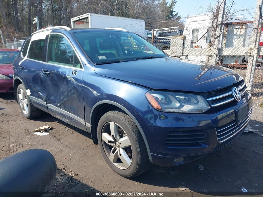 2013 VOLKSWAGEN TOUAREG TDI LUX - WVGEP9BP3DD005753