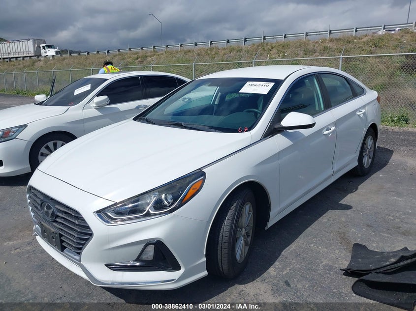 VIN 5NPE24AF7JH688075 2018 HYUNDAI SONATA SE