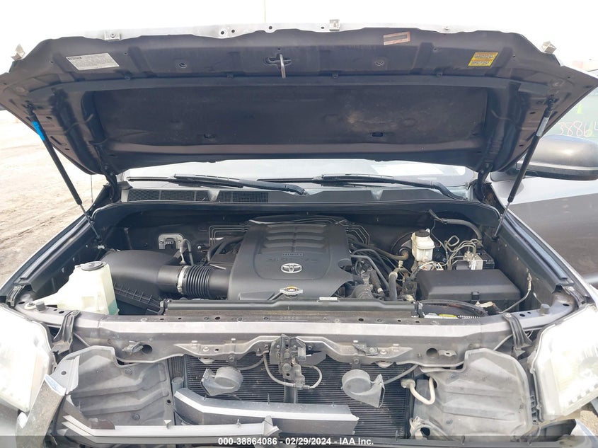 2014 TOYOTA TUNDRA CREWMAX SR5 - 5TFEM5F10EX077943