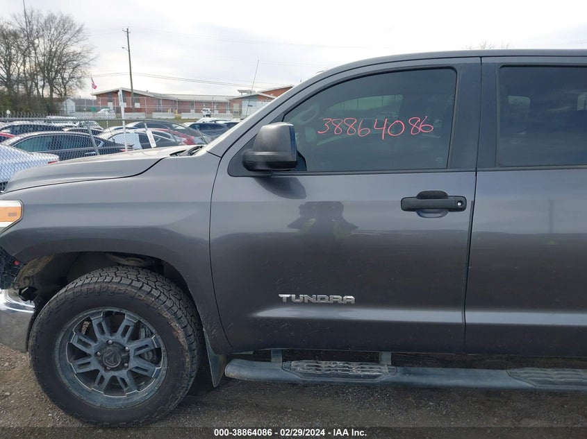 2014 TOYOTA TUNDRA CREWMAX SR5 - 5TFEM5F10EX077943