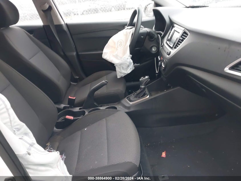 VIN 3KPC24A32JE026261 2018 HYUNDAI ACCENT SE/SEL