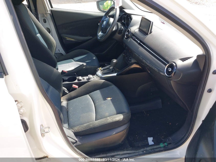 VIN 3MYDLBYV4HY164973 2017 TOYOTA YARIS IA