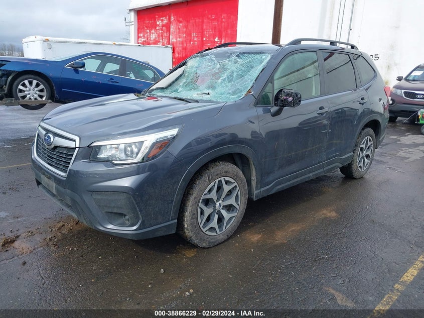 VIN JF2SKAJC3LH550415 2020 SUBARU FORESTER PREMIUM