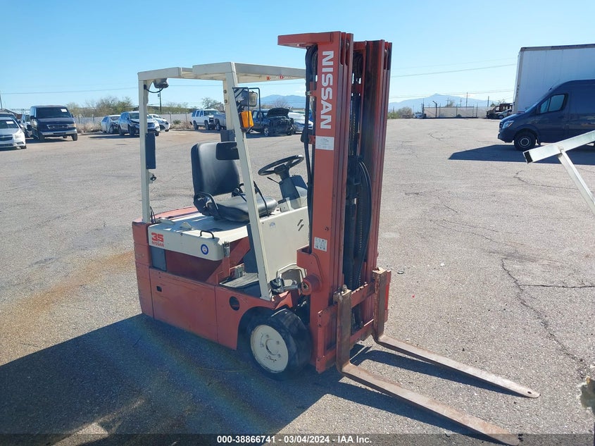 2010 NISSAN N01L18U / N01-777278