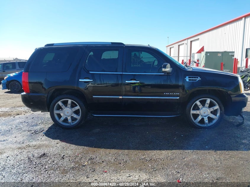 2014 CADILLAC ESCALADE LUXURY - 1GYS4BEF1ER223893