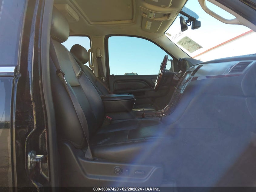 2014 CADILLAC ESCALADE LUXURY - 1GYS4BEF1ER223893