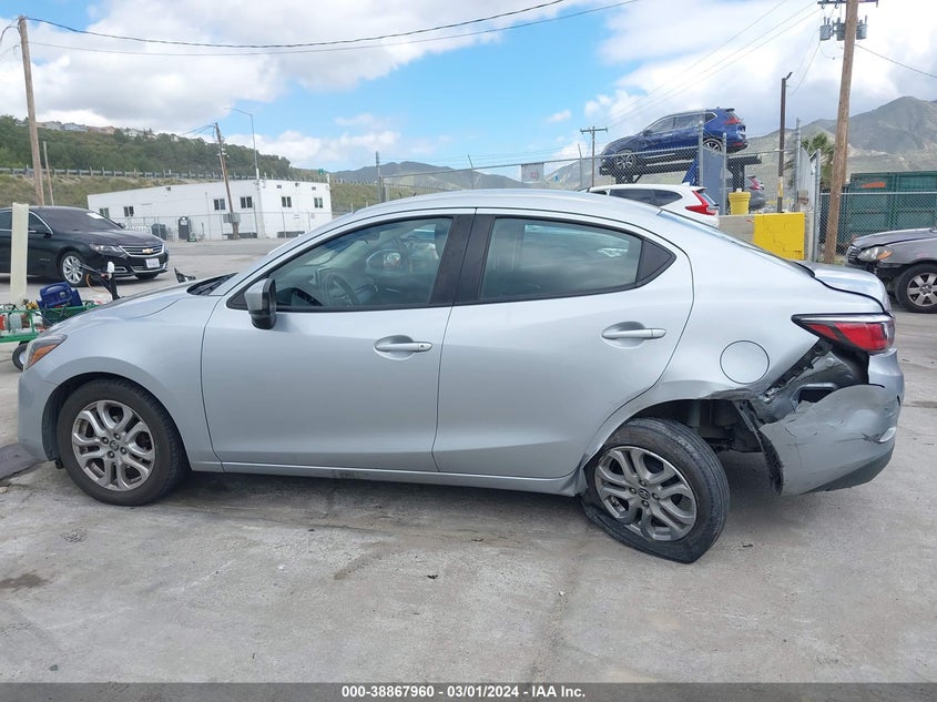 VIN 3MYDLBYV1JY312177 2018 TOYOTA YARIS IA