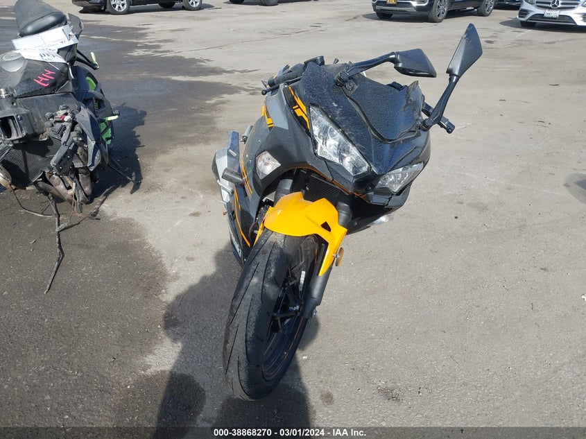 VIN JKAEXKG19JDA09444 2018 KAWASAKI EX400
