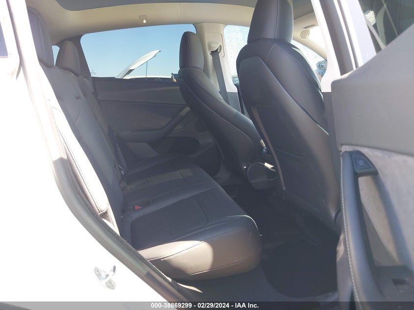 VIN 7SAYGDEE9NA015552 2022 TESLA MODEL Y LONG RANGE DUAL MOTOR ALL-WHEEL DRIVE