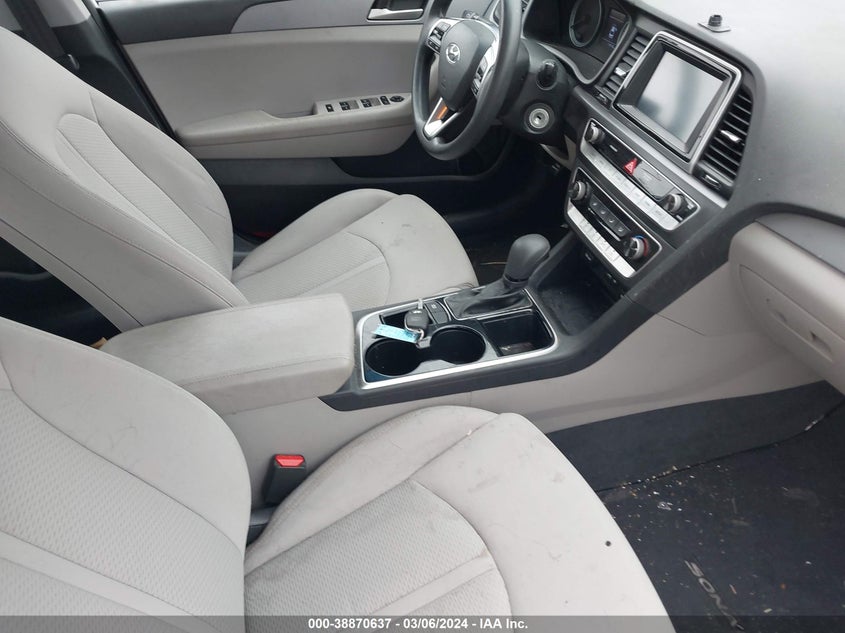 VIN 5NPE24AF1JH699203 2018 HYUNDAI SONATA SE