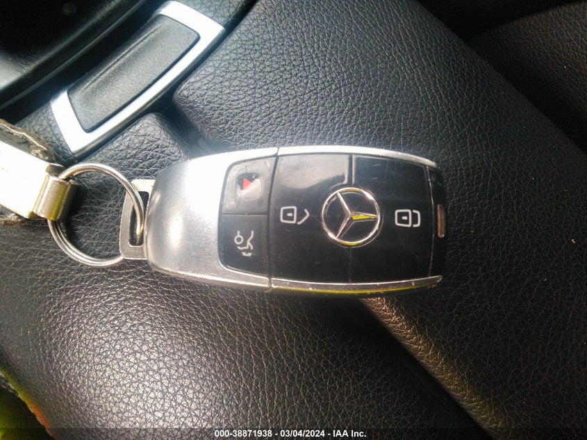 2018 MERCEDES-BENZ E 300 VIN: WDDZF4KB2JA392489