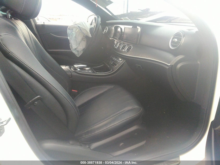 2018 MERCEDES-BENZ E 300 VIN: WDDZF4KB2JA392489