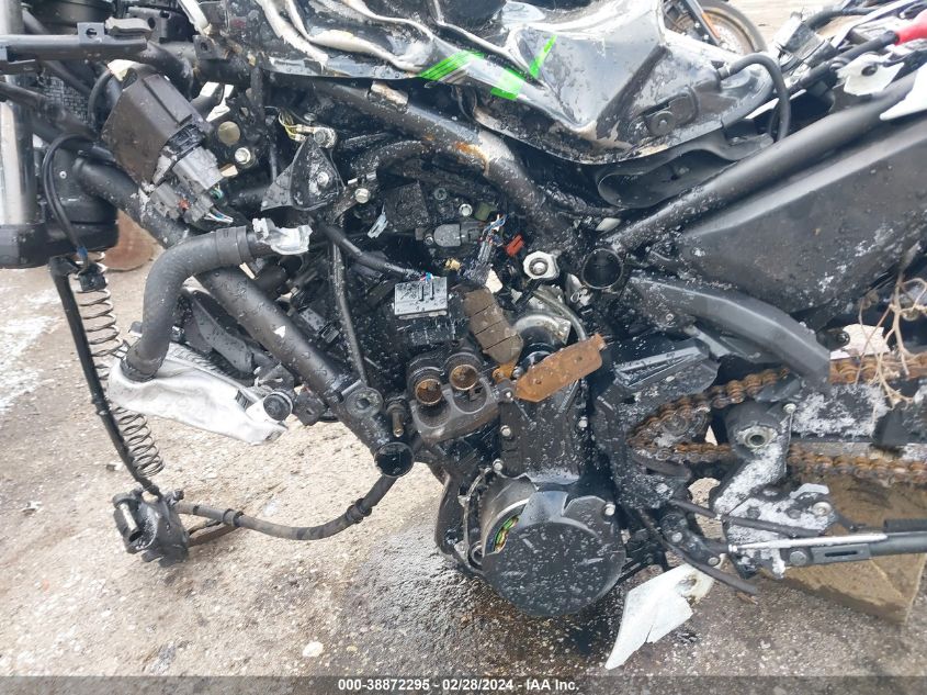 VIN ML5EXEN1XNDA51325 2022 KAWASAKI EX650 N