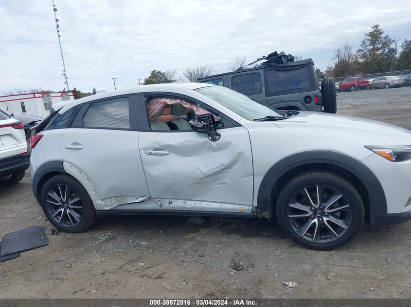 VIN JM1DKFD74J0305752 2018 MAZDA CX-3 GRAND TOURING