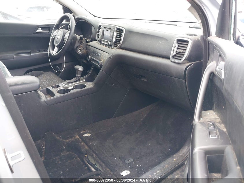 VIN KNDPM3AC4J7313123 2018 KIA SPORTAGE LX