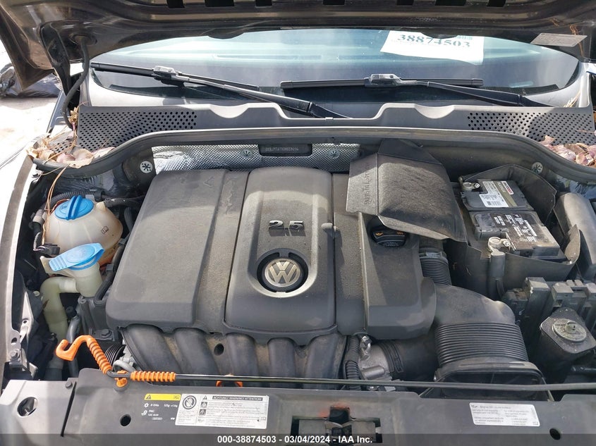 2013 VOLKSWAGEN BEETLE 2.5L FENDER EDITION - 3VWJP7AT9DM658014