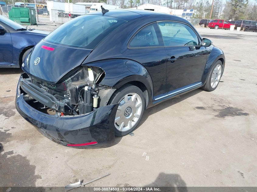 2013 VOLKSWAGEN BEETLE 2.5L FENDER EDITION - 3VWJP7AT9DM658014